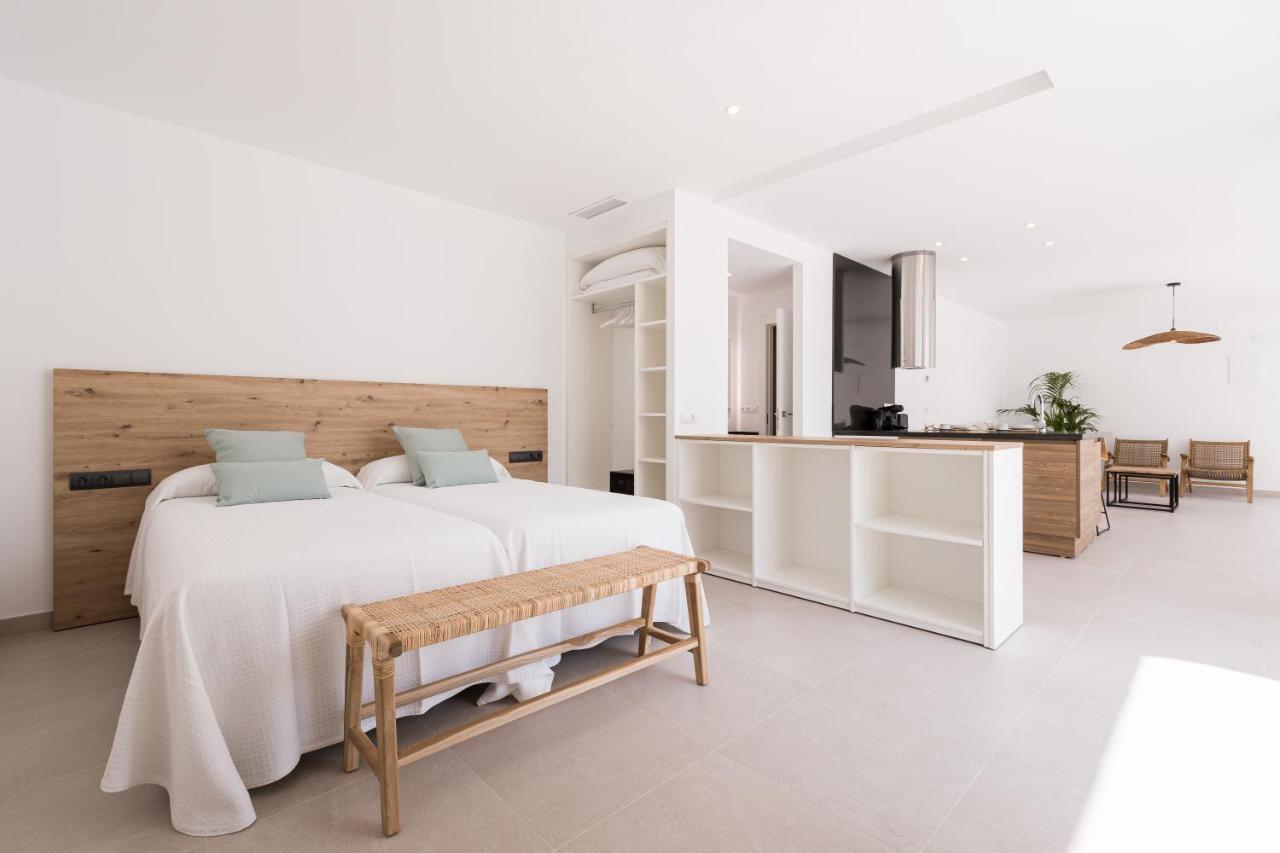 Bossa Bay Suites With Private Pool - Mc Apartments Ibiza Exterior photo