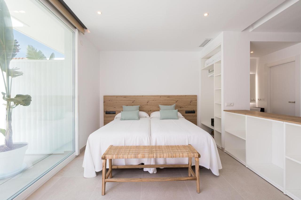 Bossa Bay Suites With Private Pool - Mc Apartments Ibiza Exterior photo