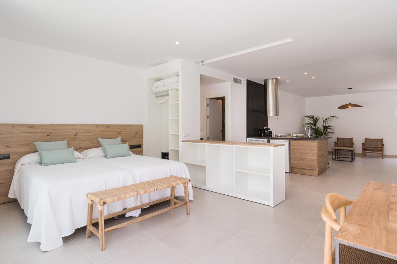 Bossa Bay Suites With Private Pool - Mc Apartments Ibiza Exterior photo