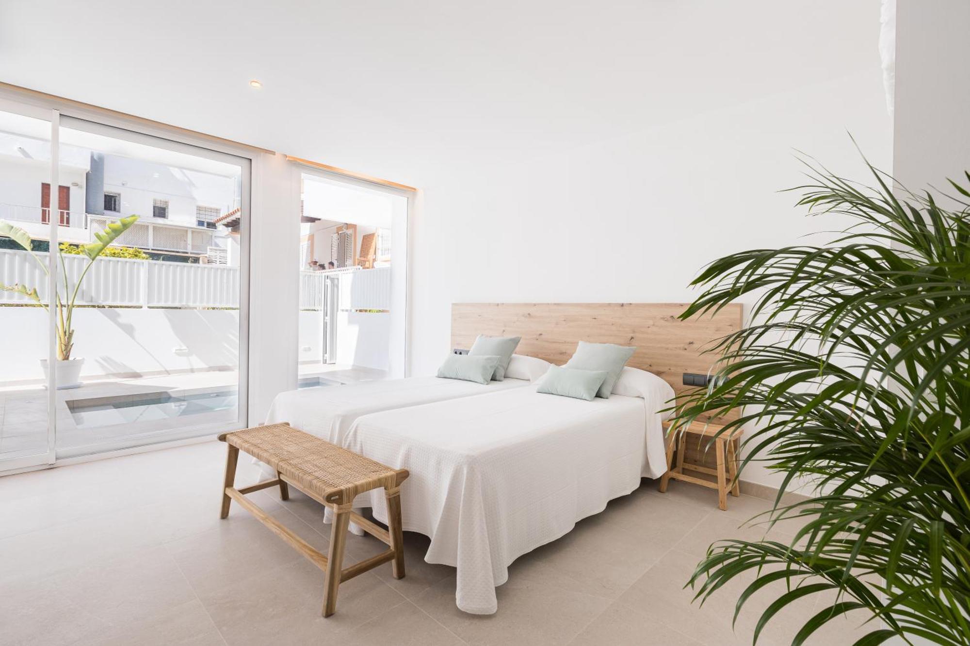 Bossa Bay Suites With Private Pool - Mc Apartments Ibiza Exterior photo
