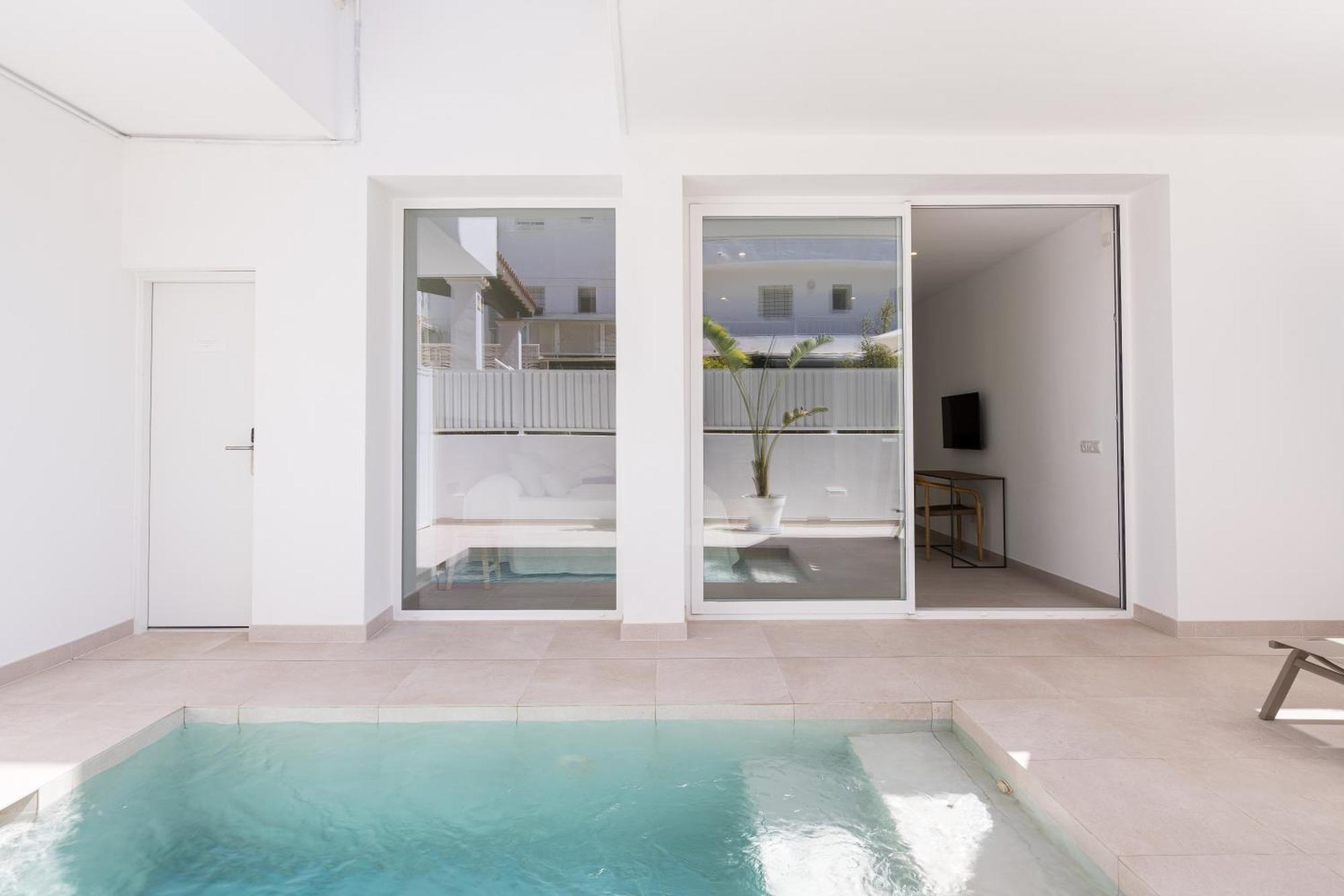 Bossa Bay Suites With Private Pool - Mc Apartments Ibiza Exterior photo